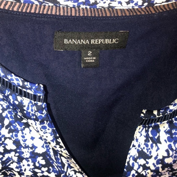 Banana Republic Navy and White Short Sleeved V neck Shift Dress Size 2 - Picture 4 of 6